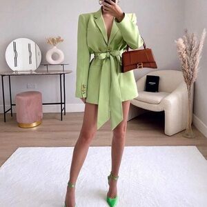 Elegant Green Blazer with belt oversized